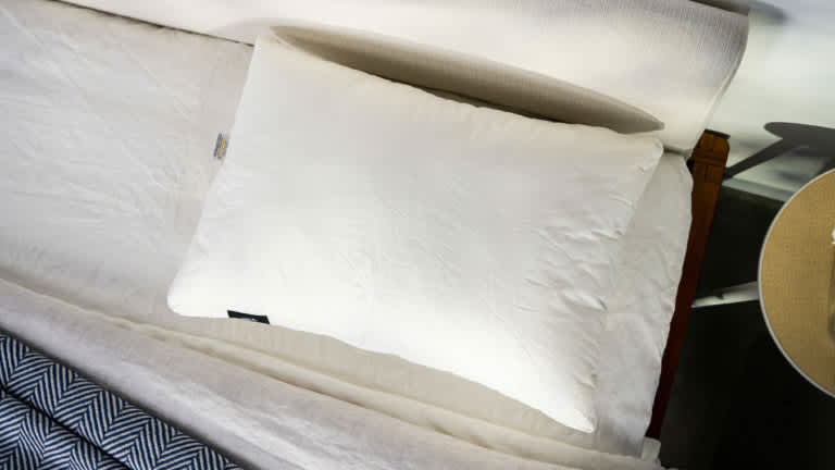 Best Pillows for Back Pain - Best for Spinal Alignment - Silk & Snow Pillow