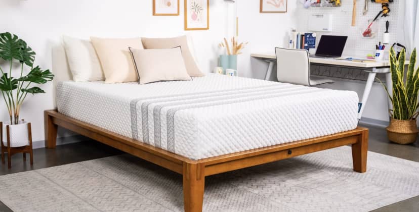 Best Medium Firm Mattress - Most Comfortable Mattress - Leesa Sapira Hybrid