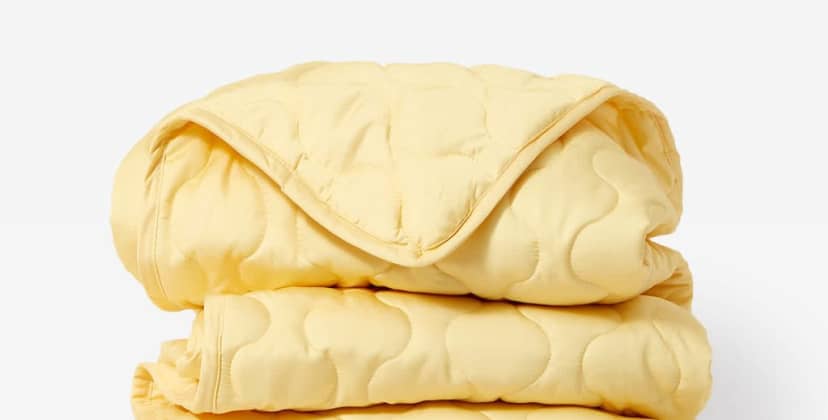 buffy puffer blanket yellow